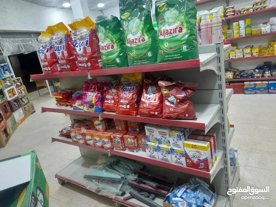 سوبر ماركت للبيع