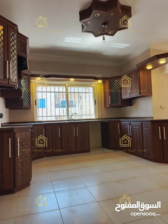 شقة مميزة - الجبيهة - 3نوم1ماستر - 220م - بلكونتين بإطلالــــه مميزة - قرب الخدمات العامة