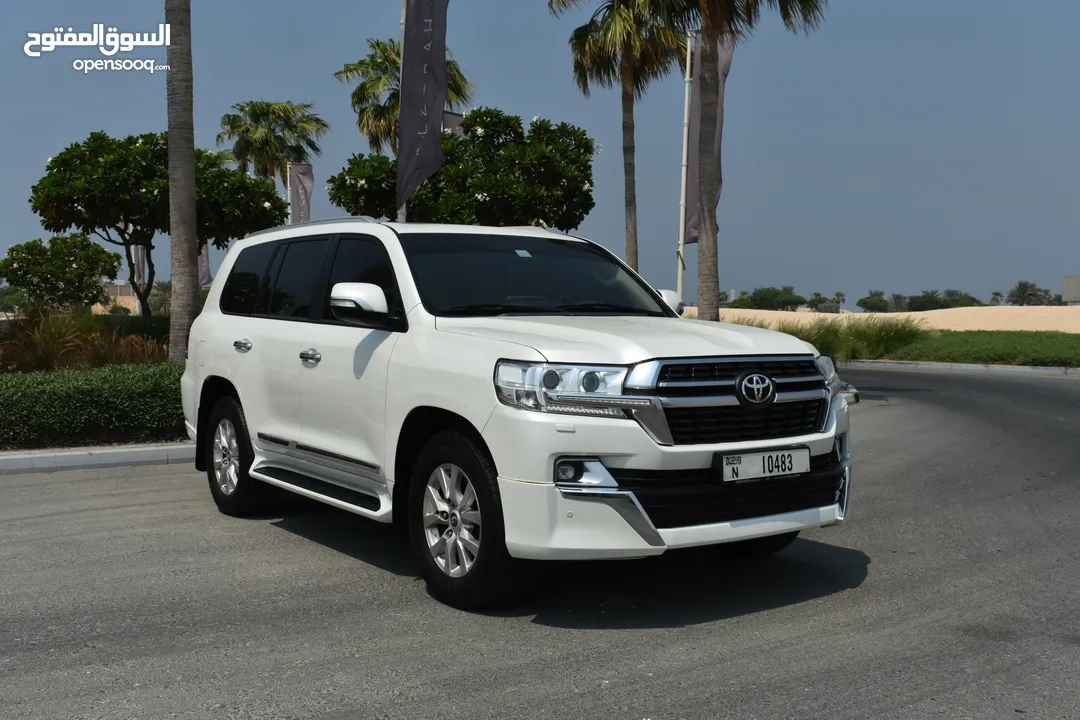 2020 GXR LAND CRUISER FULL V8