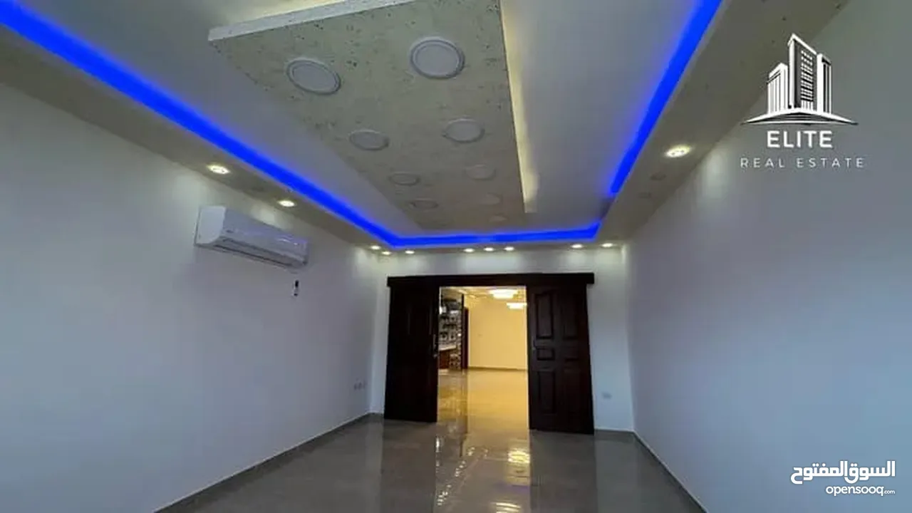 للايجار شقه دبلكس في سطح مرحبا قرب شارع القدس