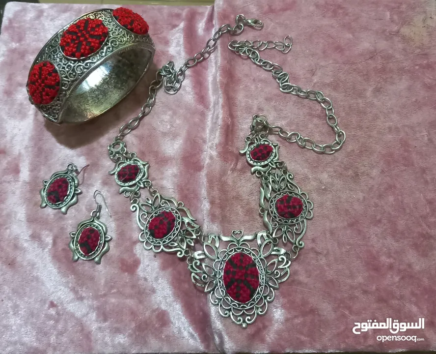 براند زارا و شارلز اند كيت 15 دينار