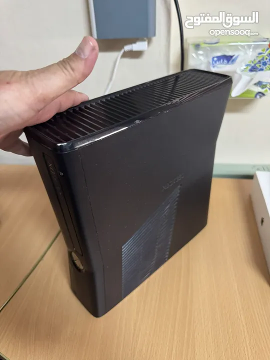مستعمل بحالة جيدة جداً مع CD لأ توجد فيه اي مشاكل سبب البيع شراء منتج جديد مع أيادي X BOX 360 Kinect