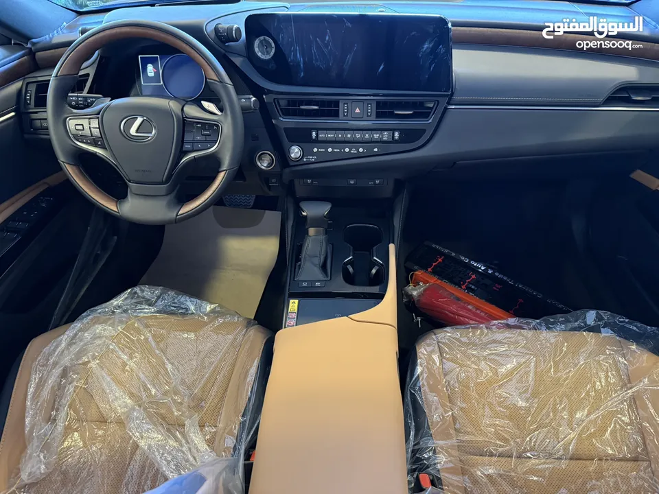 Lexus ES300h 2024 زيرو كفالة الوكيل