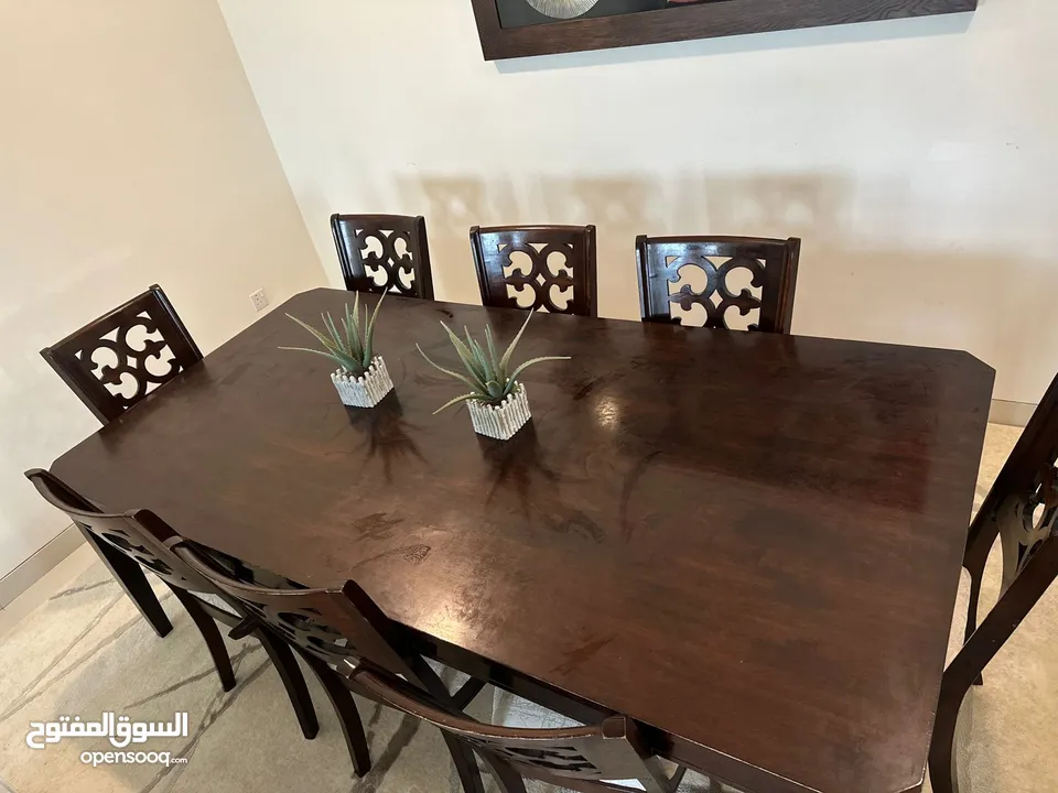 طاولة سفرة Dinning table