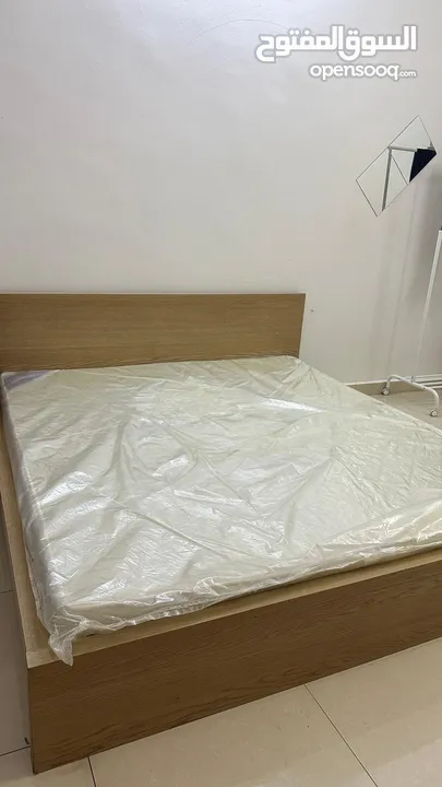 سرير للبيع شخصين