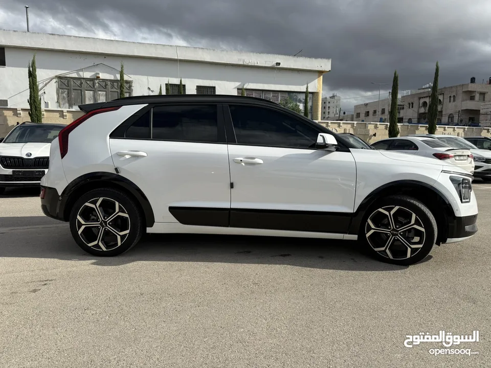 كيا نيرو ترخيص 2023 محرك 1600 هايبرد جير أوتوماتيك 141 حصان