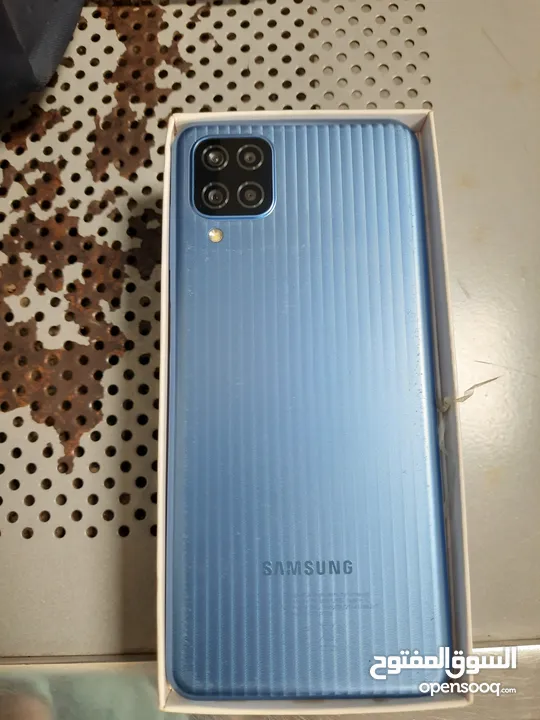 Samsung m12