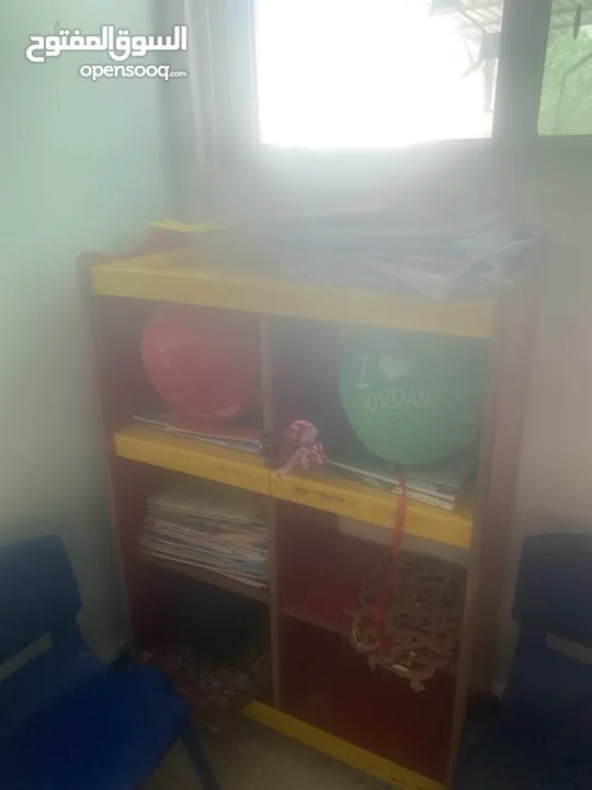 اثاث  مدرسة ورضة.  مكاتب  مستعملة بحاله الجيد جدا المفرق