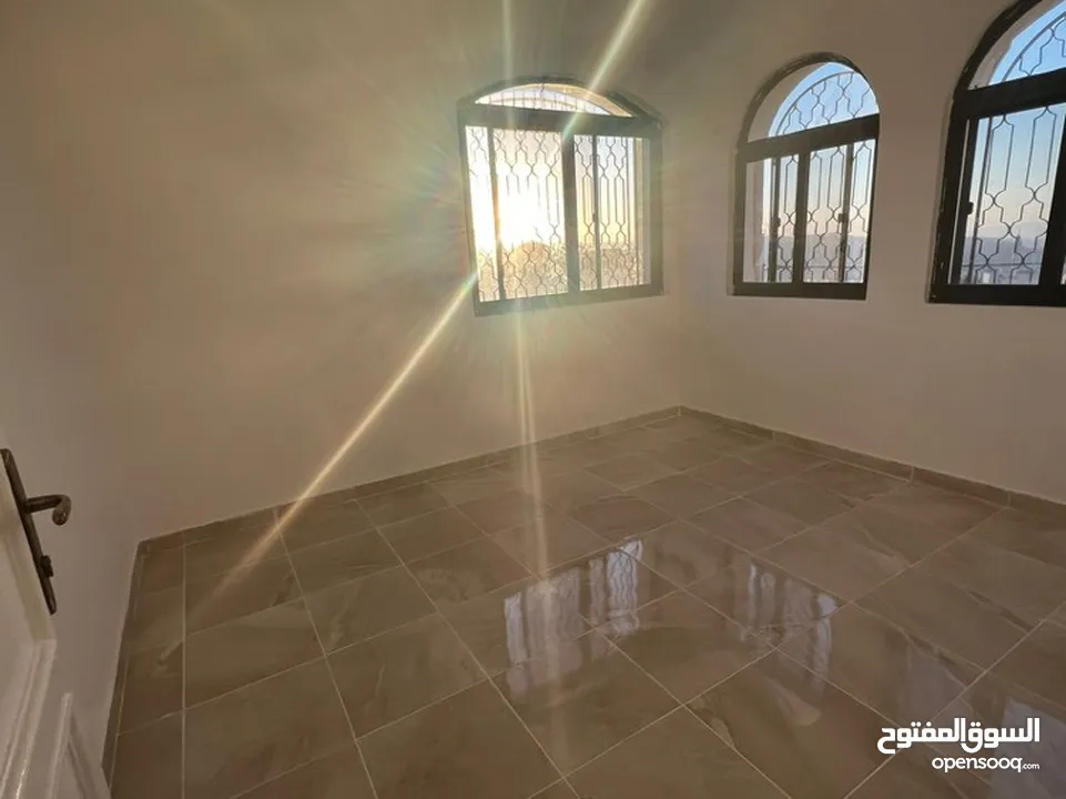 شقه للايجار في صافوط الحي الشرقي حد الجبيهه