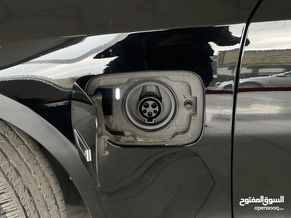 BMW 330 e hybrid plug-in hayberd 2023