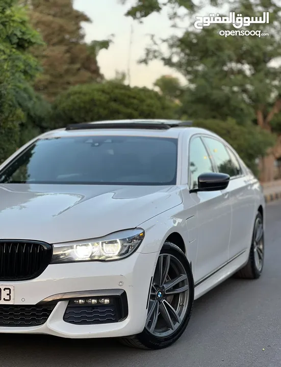 2018 BMW 740 eDrive بحالة الوكالة للبيع كاش او اقساط من المالك مباشرة بدون وساطة بنوك دفعة اولى