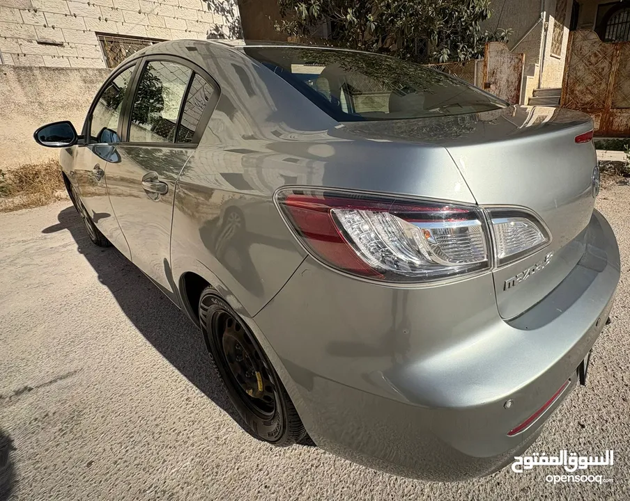 مازدا 3 موديل 2013 اوتوماتيك توب نظافه الفحص مرفق بالصور ... اقتصادية وليست بحاجة اي شيئ