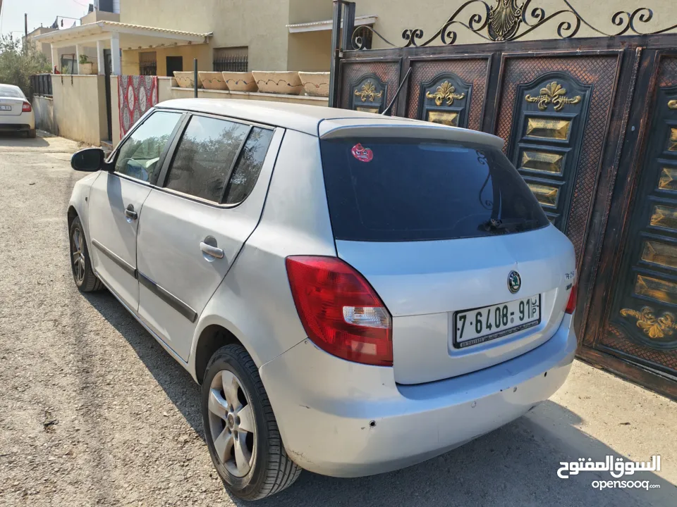 فابيا 2011 بالرخصة