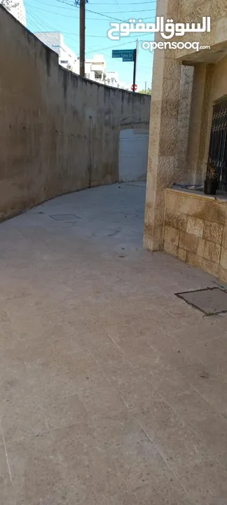 شقة طابق شبه ارضي للبيع بداعي السفر