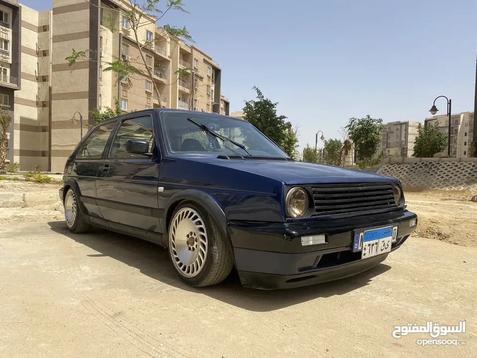 جولف 2 كوبيه gti فبريكه دواخل و سقف و كبوت و شنطه من الخارج