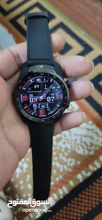 ساعه  ticwatch pro اخت جديدة معروف مواصفاتهه  GPS سعرات حرارية ضغط جوي وسعرهه هم معروف  السعر 120الف