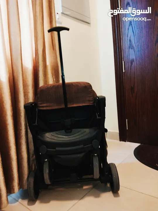 عرباية شارع للأطفال تتحول تخت قابله للطي -نوع كيدلو استخدم شهرين تتسع لطفليين