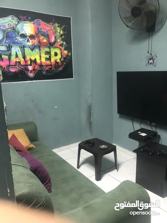 مركز العاب فيديو PlayStation وبلياردو