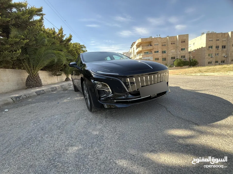 هونج تشي Eqm5 2022 لون اسود ملوكي Hongqi