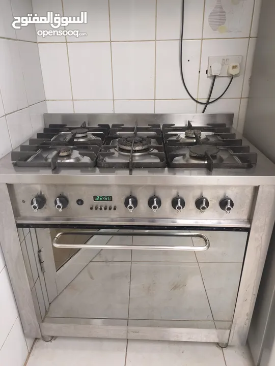 used LG 10kg WIFI, Gas Cooker  Italian