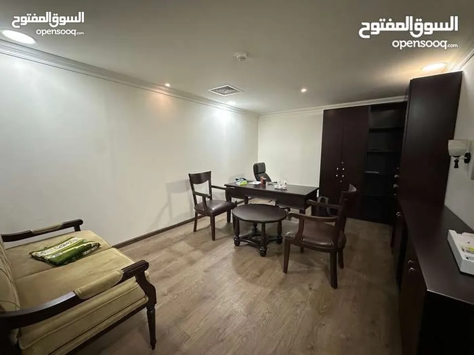 مكتب مميز وجاهز وذو اطلالة جذابة في منطقة حيوية
