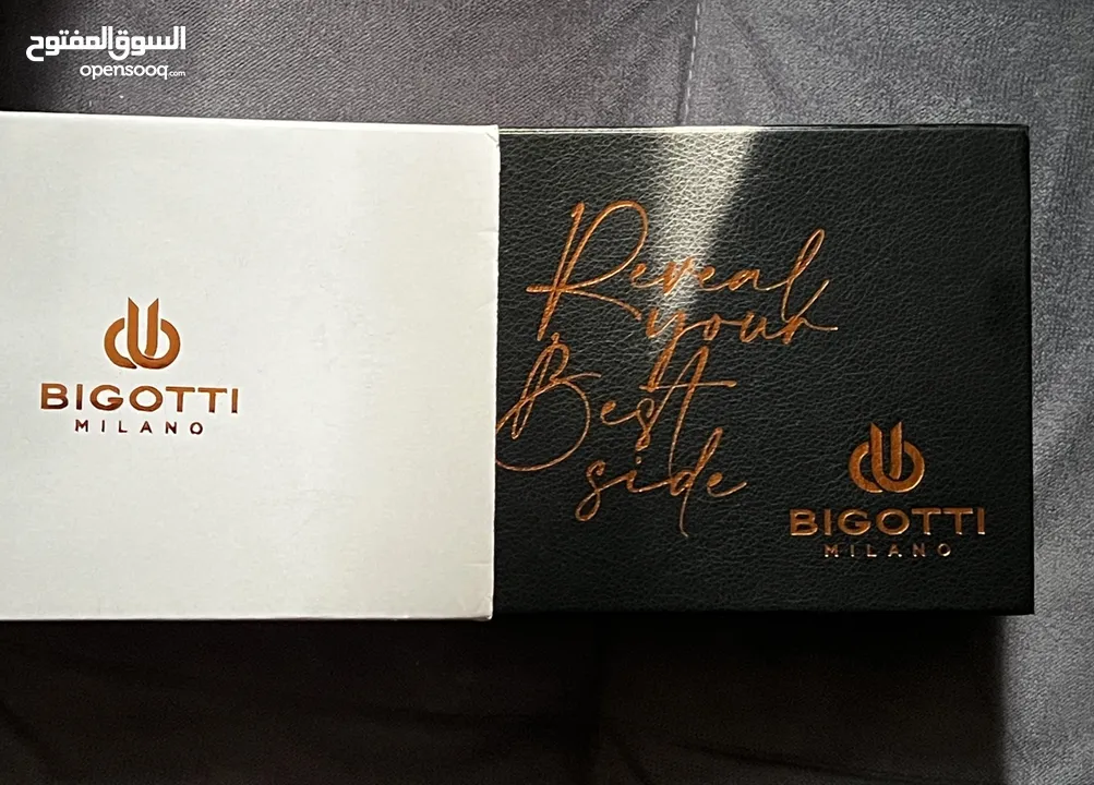 Gift: Box Bigotti Milano Wallet and watch بوكس من بيجوتي ميلانو محفظه وساعه لون مميز تصلح كهديه