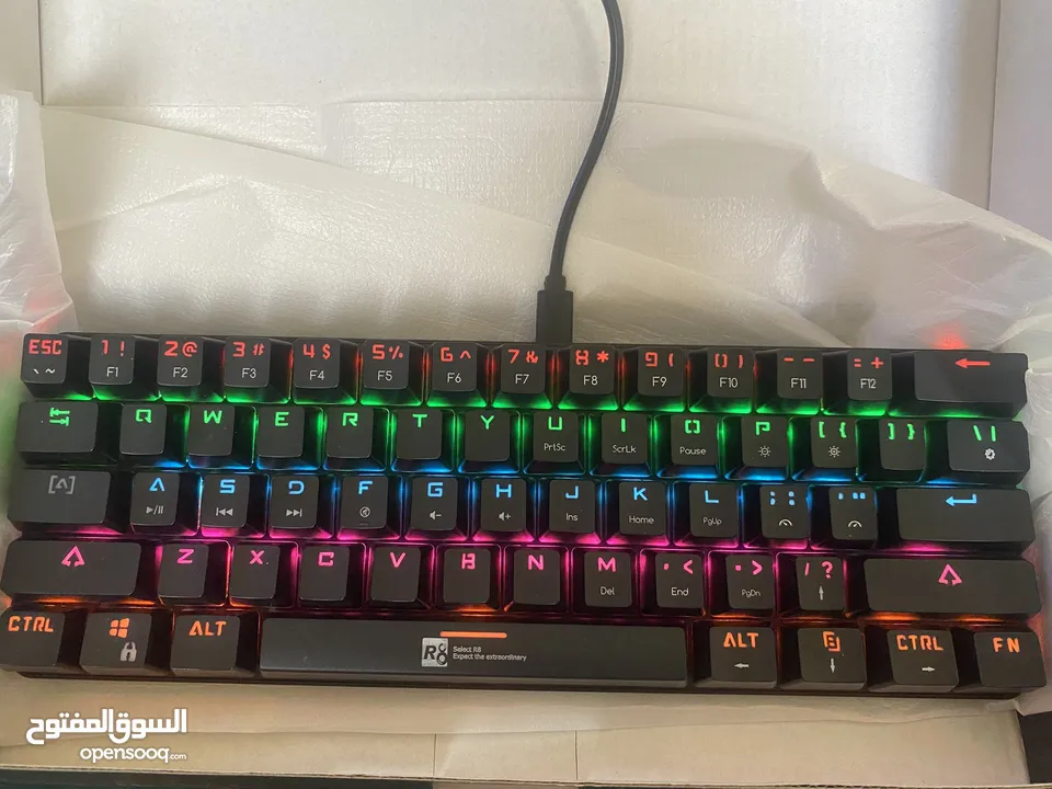 كيبوردات مستعمله شهر وفي مش مستعمل ولا مره وماوسات جديده