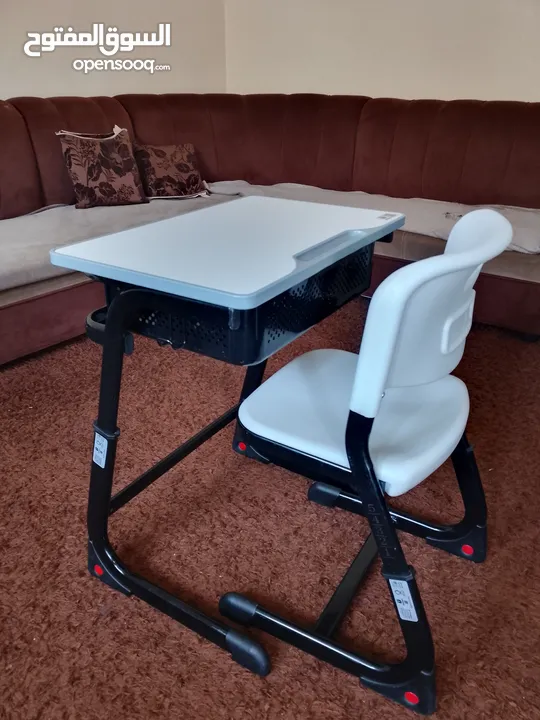 مكتب اطفال مع كرسي وجرار جديد بلكرتونه
