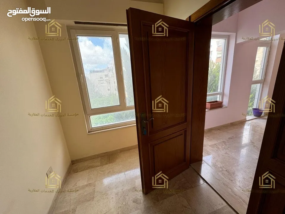 شقة طابقية - الصويفية - 4نوم 2ماستر - 320م - قرب الخدمات العامة
