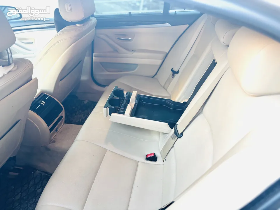 BMW520i f10 سيارة  للبيع  موديل 2014 بسبب التبديل