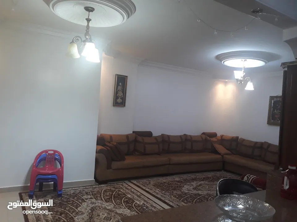# شقة سوبر ديلوكس اربد- ايدون-غرب دوار العيادات.