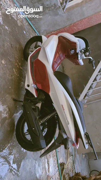 دراجه PCX ياباني