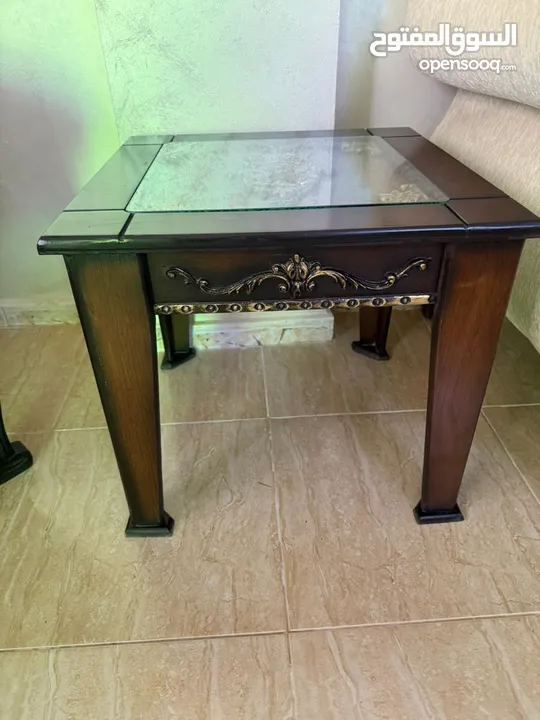 طقم وسط بحالة ممتازة