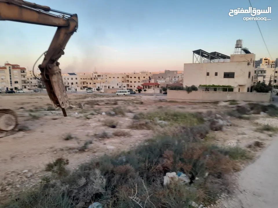 قطعة أرض للبيع في الزرقاء الجديدة / البتراوي الجنوبي ،سكن (ب) ، مساحة  1120 متر . السعر قابل للتفاوض