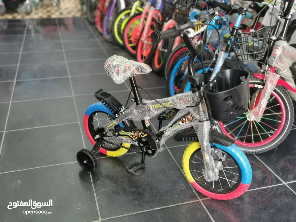 دراجات هوائية للاطفال  جميع المقاساتتتتت والاحجاممممم والاسعار فقط لدى جزيرة الالعاب
