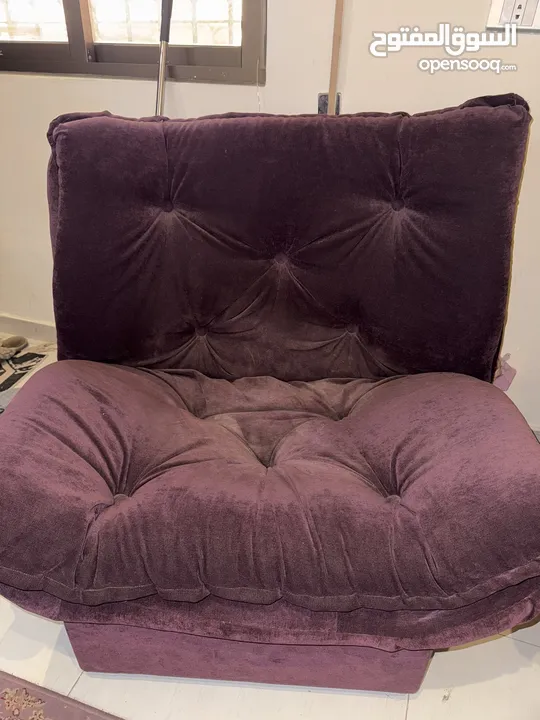كنب تركي+طاولات خشبية زجاجية+سجاد تركي
