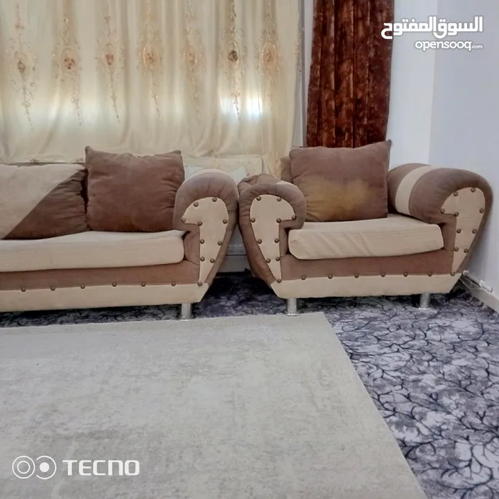 كنب سبع مقاعد ثلاثيه وثنائيه ومفردتين