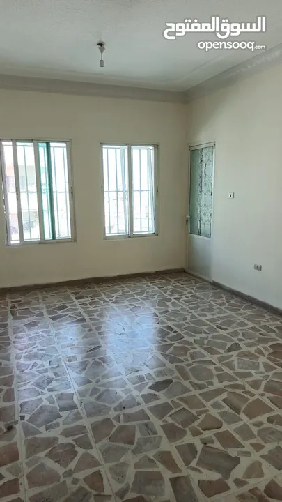 شقة مميزة جداً للبيع مساحة 123م / الطابق الاول - جبل الاخضر بالقرب من مدرسة روابي القدس