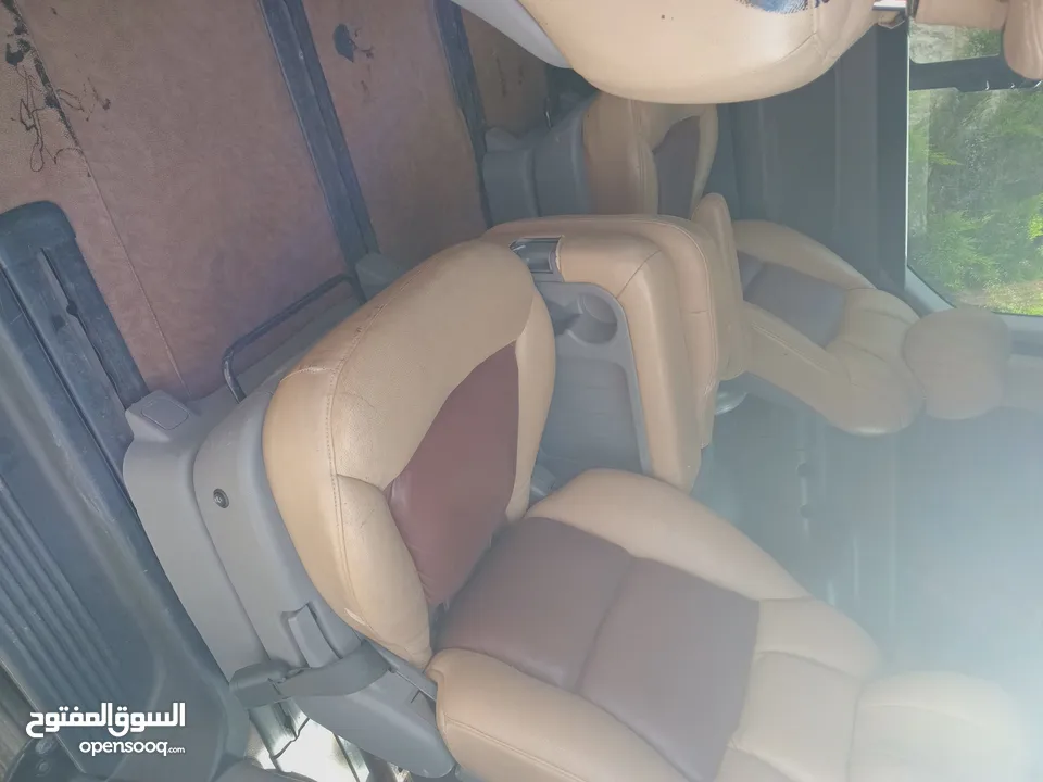 باص جراند ستارتكس موديل 2015  استعمال شخصي5 مقاعد  مع مقاعد اضافيه ديزل