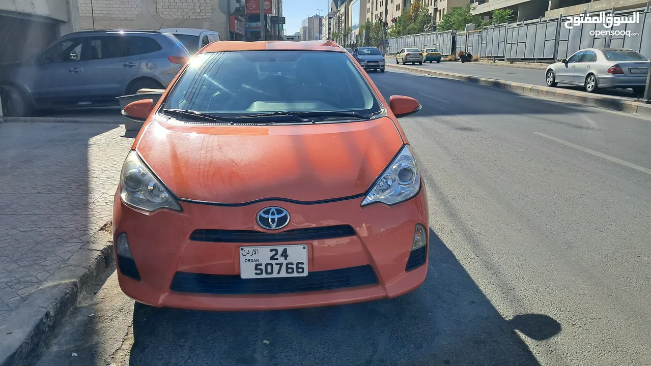 سيارة بريوس سي 2012 - Prius C  بحالة ممتازة 4 جيد