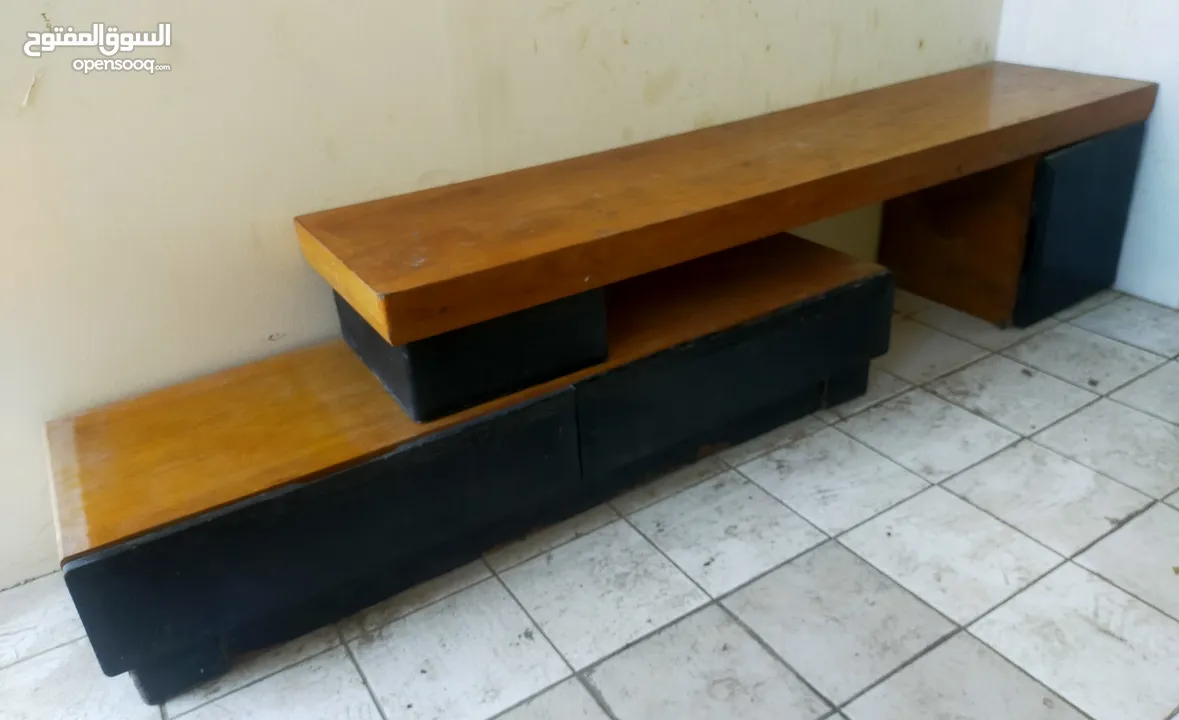 طاولة تليفزيون خشبية