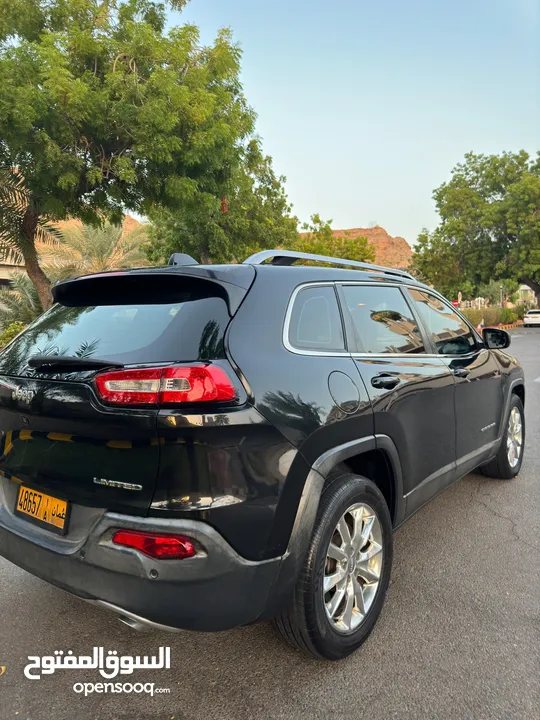 Jeep Cherokee 2014 Oman car 3.2 v6 full option جيب شيروكي 2014 عمان سيارة 3.2 v6 كاملة المواصفات