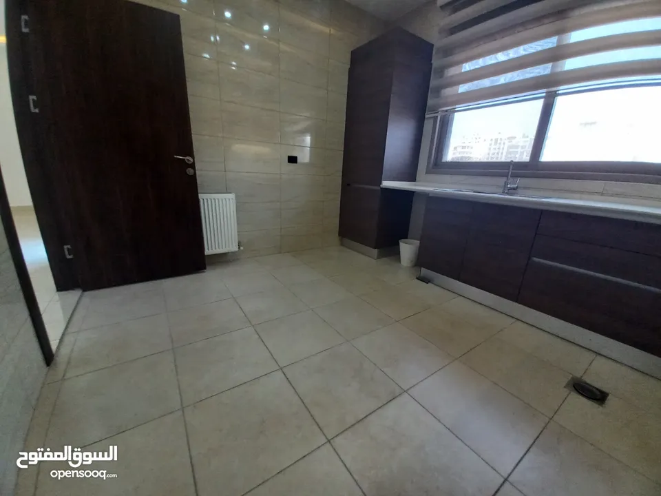 شقة للبيع في دير غبار بناء حديث