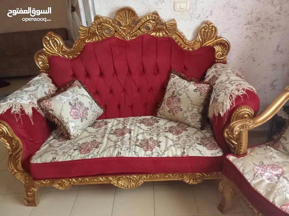 طقم كنب للبيع بحالة ممتازة كنب تقيل