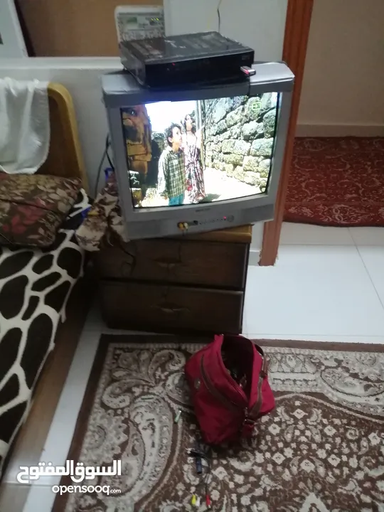 تلفزيون توشيبا معه رموته للبيع