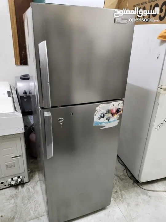 Hitachi refrigerator fridge is very good condition and good working