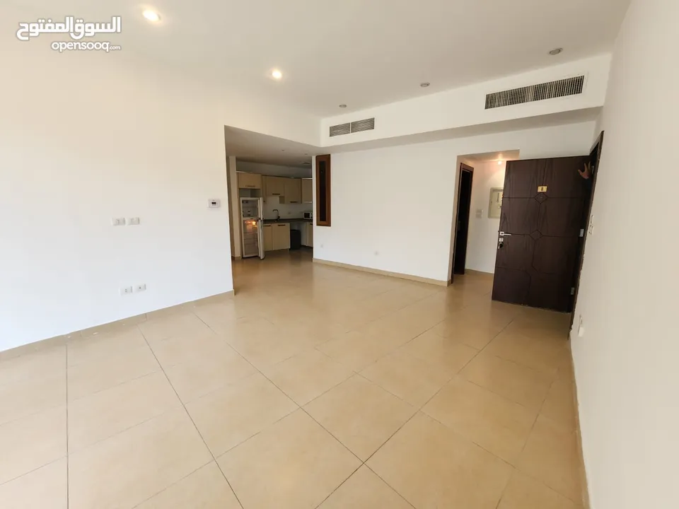 شقة استثمارية فارغة للبيع أو للإيجار - ref : 14589