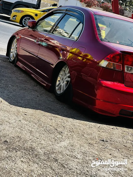 Honda civicهندا سيفك 2004 بنزين اصلي للبيع