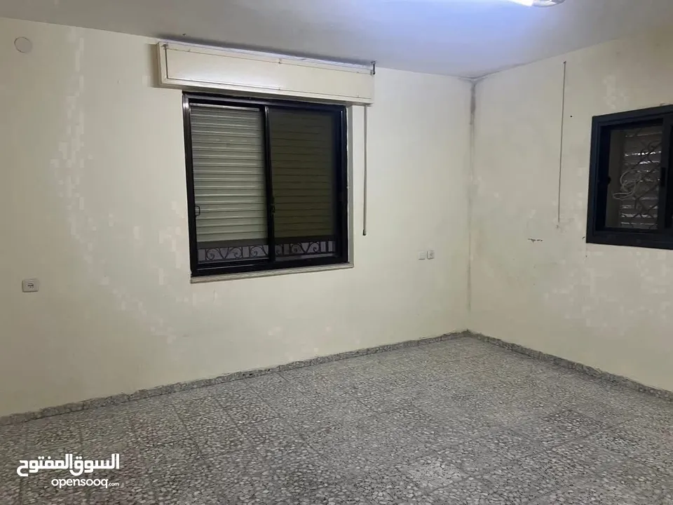 شقه فارغة للايجار قرب المناره وكازيه اسو
