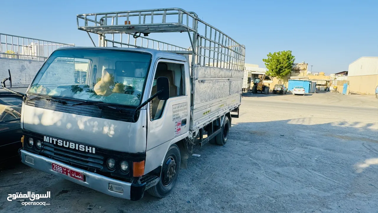 Mitsubishi 3 Ton canter for sale 2000 omr